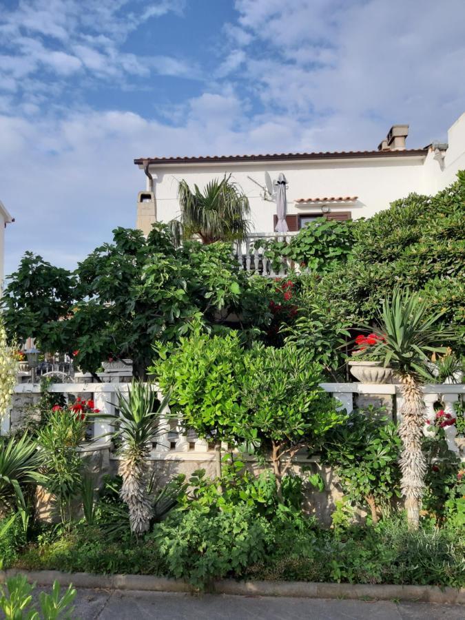 Apartmani Jozefina Omisalj Luaran gambar