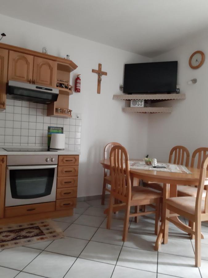 Apartmani Jozefina Omisalj Bilik gambar