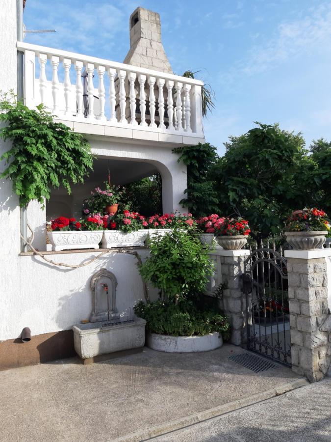 Apartmani Jozefina Omisalj Luaran gambar