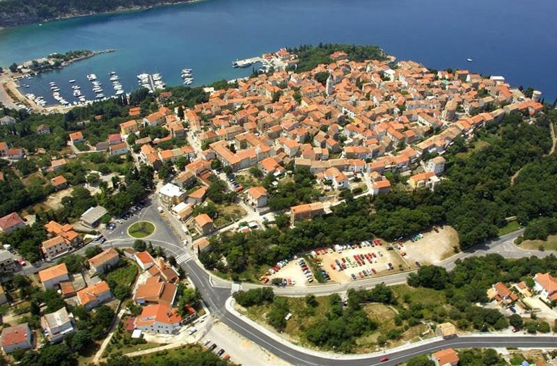 Apartmani Jozefina Omisalj Luaran gambar